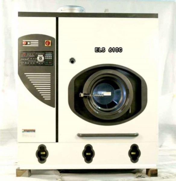 Buy Dewatering Dry Cleaning Machine Low Loss With Heat Preservation Device at wholesale prices
