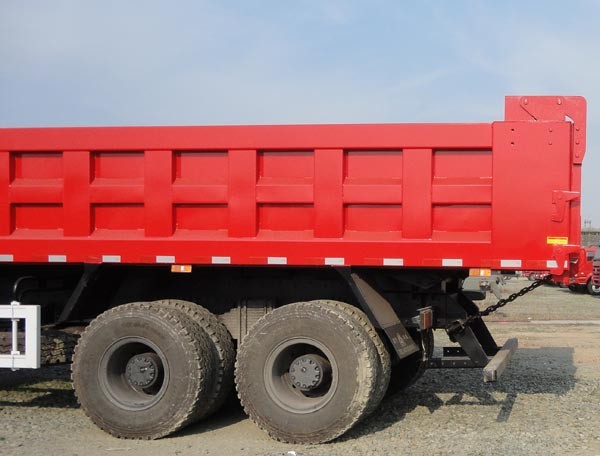 6x4 driving sinotruk howo 371hp payload 70 tons mining dump truck for mining work