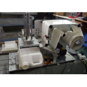 Semi-automatic flat labeling machine