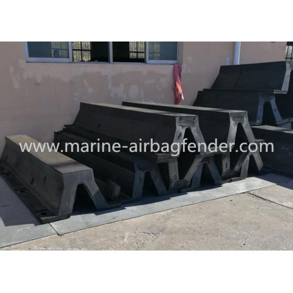 Anti - Aging Arch Rubber Marine Dock Bumpers Easy Installation For Port And Wharf