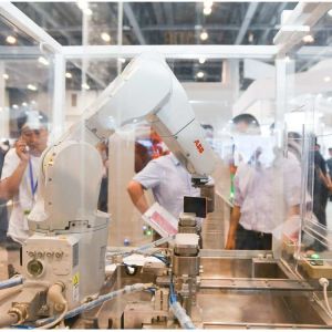 Mini Robotic Arm 6 Axis ABB IRB 1200 With CNGBS Robot Gripper For Handling Robot