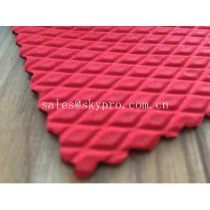 Customized Embossing Natural Rubber Sheet , Neoprene Rubber Rolls 0.3Mpa Tensile
