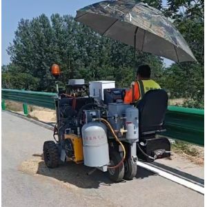 Mini Driving Thermoplastic Road Line Marking Tricycle With Conduction Oil
