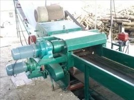 Wood combination crusher/chipper machine, Diesel chipper machine with capacity