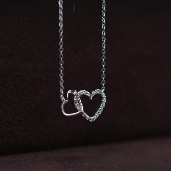 18K White Gold Moissanite Necklace With Round Brilliant Cut Shape