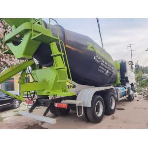 Used HOWO transport vehicles and used Zoomlion mixing tanks