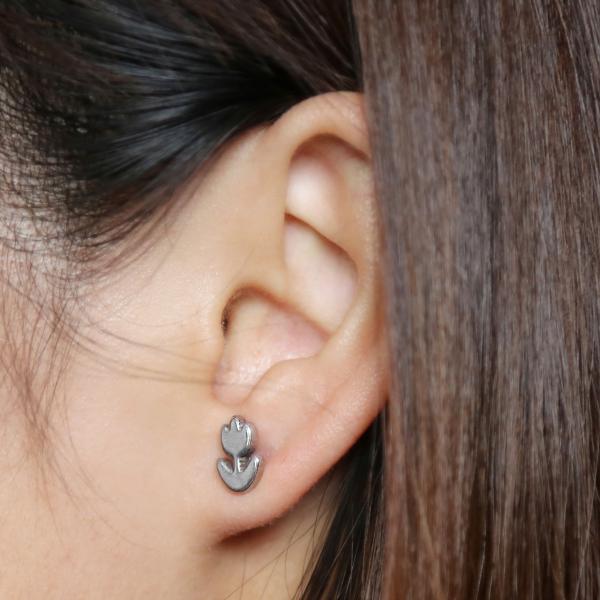 Wholesale cheap price stainless steel body jewelry flower stud earrings for women