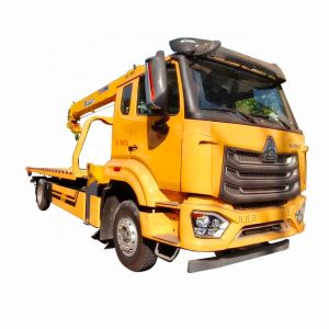 HTC Howo 10 Tons Flat Wrecker With 8 Tons 4 Section Arm Crane Tractor With Crane