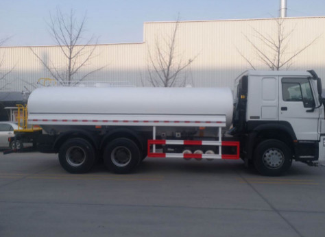 7CBM 12000L Water Spray Truck For Landscape Engineering