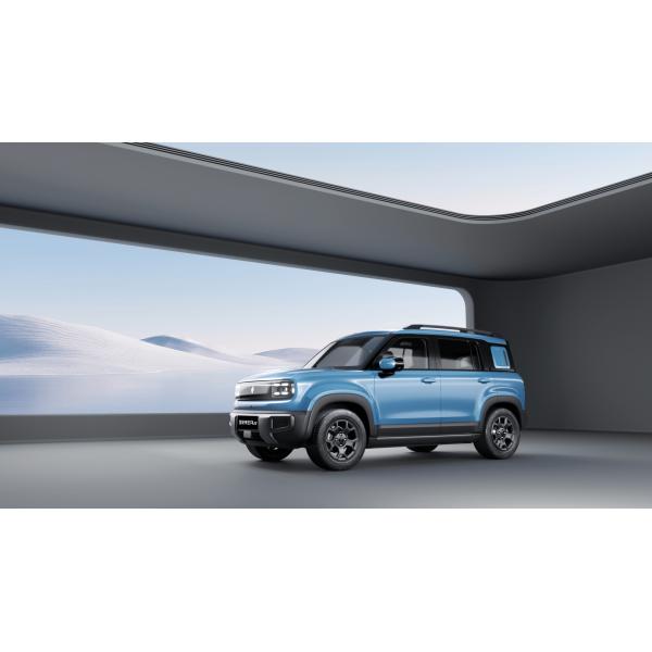 Baojun Yueye Plus is a Chinese electric vehicle with a distinctive boxy design, offering a CLTC range of 401 km. It comes in both 5-seater and 4