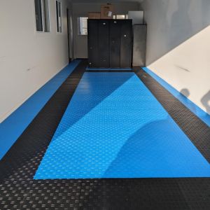 2500Lbs Racedeck Diamond Garage Floor Tile Anti Slip For Workshop