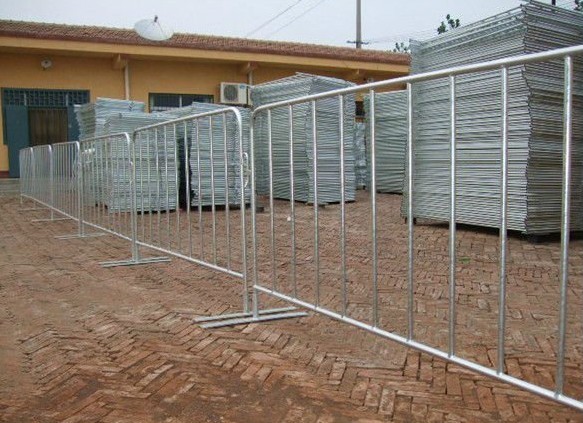 Buy 0.9m Height Customized Galvanized Crowd Barrier Fencing at wholesale prices