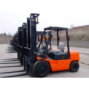 YTO 2250rpm 2t Logistics Machinery Front Loader Forklift