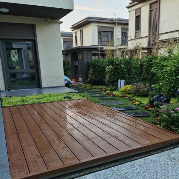 Synthetic Brown Wood Plastic Composite WPC Decking for Garden
