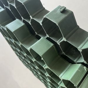 Quality Non-slip Stall Flooring Grid for Mud Control Plastic Grass Paver Height 38mm-70mm for sale