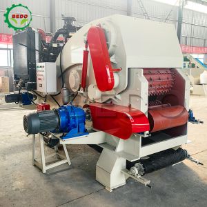 China Hydraulic Motor Feed Conveyor Power Wood Chipper Machine with CE Certificate and Diesel Engine Power Source on sale