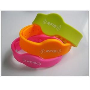 China TOPAZ512 chip silicone wristbands / NFC large-capacity chip silicone wristbands on sale