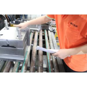 China ASTM P21  Pcs Mold Bases 15*15cm dme Customized Shape on sale