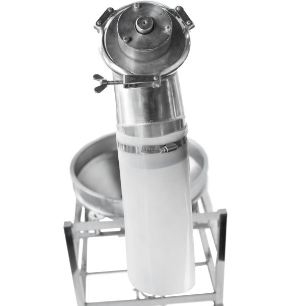 Custom-designed inclined stainless steel screw conveyor, automatic feeding system for transporting non-free-flowing powdered products such as flour,