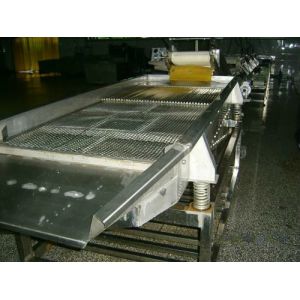 Vegetable Dewater Clean Machine Applied Vibrating Water Removing Machine