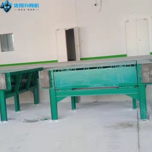 +400mm/-300mm Hydraulic Dock Leveler For Warehouse Factory Distribution Center