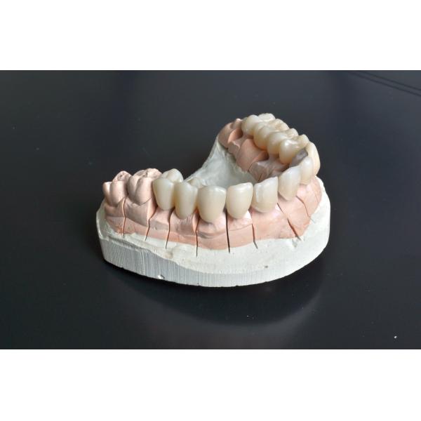 Low Radioactivity Multilayer Zirconia Block A2 1050 Mpa Yttrium Stabilized Zirconia