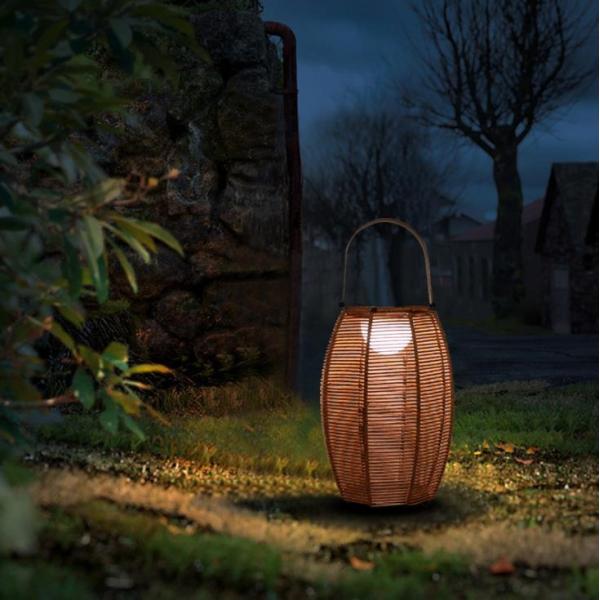 Outdoor Rattan Shade Floor Lamp Solar Powered IP65 Waterproof