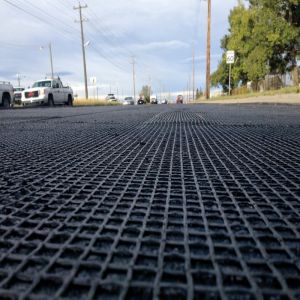 Fiberglass Biaxial Geogrid Asphalt Pavement Reinforcement Ground Stabilization