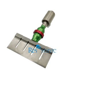 China 20Khz Stable Titanium Blade Ultrasonic Food Cutting Machine For Bread Cake on sale