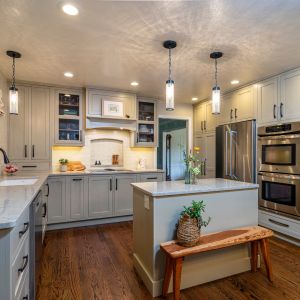 Modern Island Light Grey Shaker Lacquer Kitchen Cabinet With White Marble