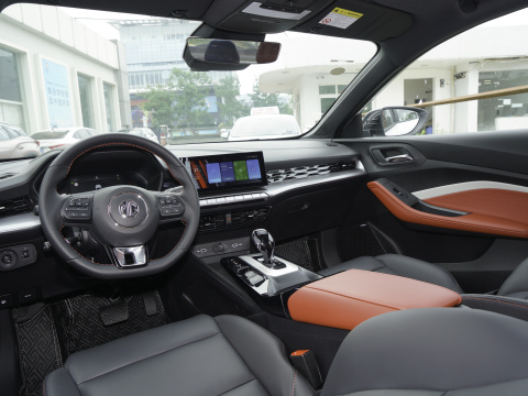 129hp L4 1.5T Engine MG Car Petrol Adults Gasoline Driven 4-Door 5-Seat For Mingjue Mg5 Left Handed Drive 0km Used Vehicles