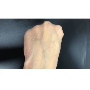 China 60g Natural Skin Care Products Facial Peeling Whitening Moisturizing Gold Exfoliating Gel on sale