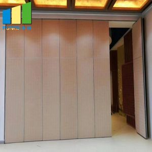 Malaysia Wooden Operable Partition Walls Folding Partition Door For Hotel