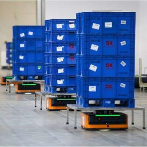 AGV Robot Q3-600C Payload 600kg With CNGBS Cobot Robot Arm For Automation