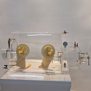 Anti - Uv Vacuum Glove Box For Universal Testing Research 700*450*500mm