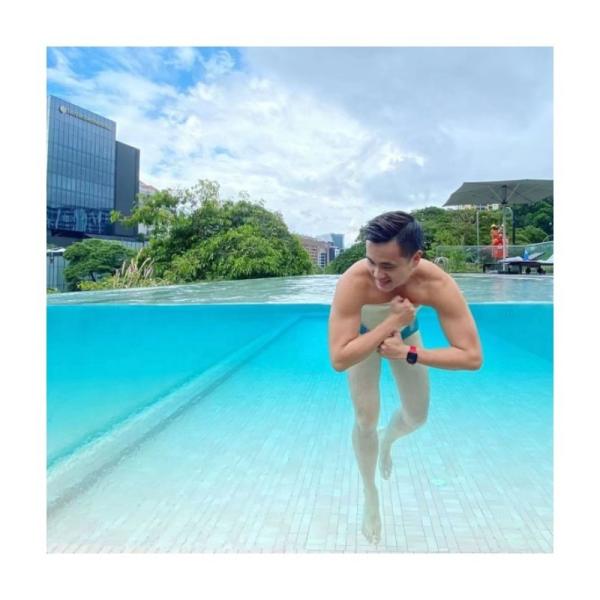 Buy Customer's Demand Driven Acrylic Pool Design for Country Estate's Indoor Pool Decor at wholesale prices