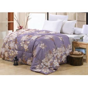 China 150x210cm 90% Duck And Down Quilt on sale