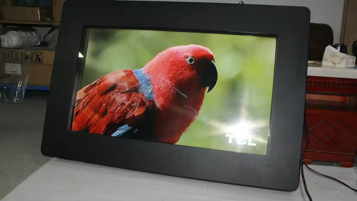 43-Inch Outdoor Digital Signage with 5mm Tempered Glass 50,000 Hours Lifespan and Android OS