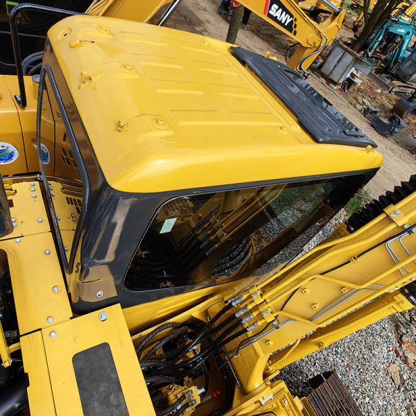 Spot Goods Sell 11Ton Used Komatsu Excavators PC110-7 Digger Excavating Equipment