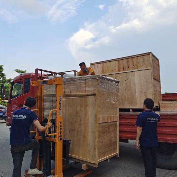 Dose Liquid Filling Small Wet Tissue Lens Wipe Automatic Making Packing Machine 4