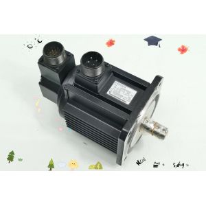 Yaskawa USAREM-05AE2K AC SERVO MOTOR 500W 3000RPM 200V 5.3A NEW