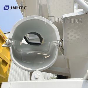 LHD Sinotruk HOWO 9m3 Concrete Mixer Vehicle 10 wheels