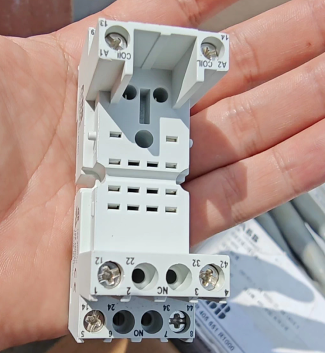 China CR-M4SS ABB Plug-in control relay module Spring terminal Double conversion contact on sale