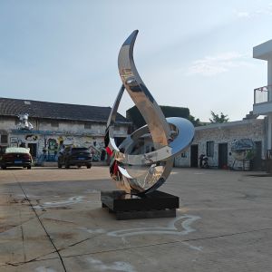 Quality Stainless Steel Sculpture Factory | Custom Mirror Ribbon Art Manufacturer for Miami &amp; Global Projects for sale