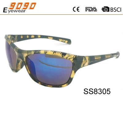 Buy fashionable sports sunglassses ,mande of plastic frame ,printed pattern, at wholesale prices