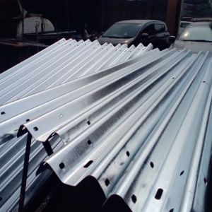 Highway Guardrail Galvanized Anti-collision Traffic Barrier with Customized Zinc