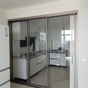 Intuitive Folding Window Mechanism Optimizing Cross-Ventilation in Kitchen Areas