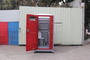 China Portable Readymade Plastic Toilet Anti UV HDPE Construction Site Restrooms on sale