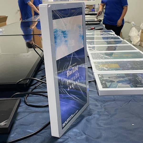 18.5 Inch 21.5 Inch Wall Mounted Elevator Advertising Display Signage