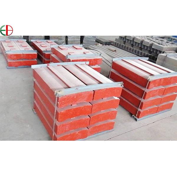Buy KmTBCr12 HRC63 High Chrome Stone Crusher Jaw Plate fine casting at wholesale prices